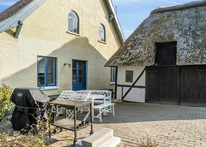 Nostalgic Atmosphere At The Old Parsonage On Lyo Vakantiehuis *