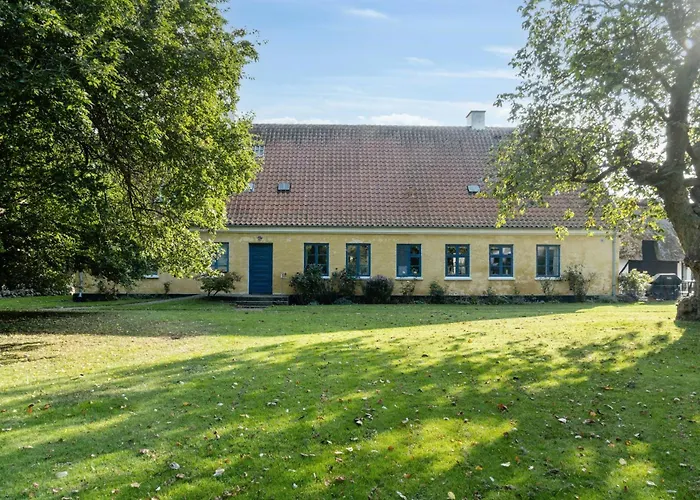 Vakantiehuis Nostalgic Atmosphere At The Old Parsonage On Lyo Fåborg