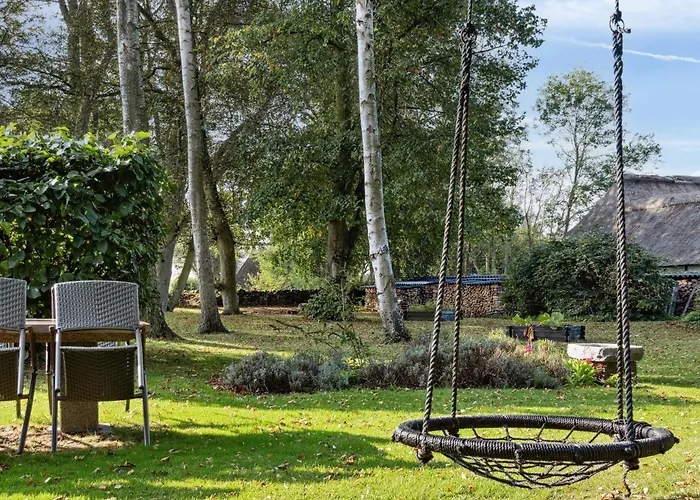 Hébergement de vacances Nostalgic Atmosphere At The Old Parsonage On Lyo