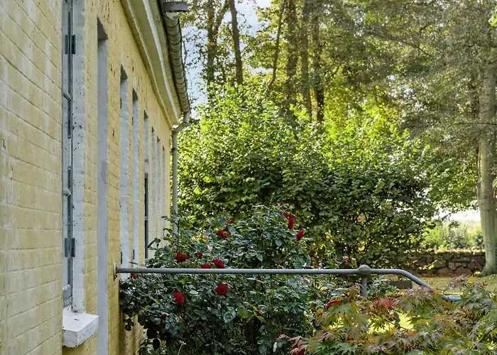 Nostalgic Atmosphere At The Old Parsonage On Lyo Hébergement de vacances *